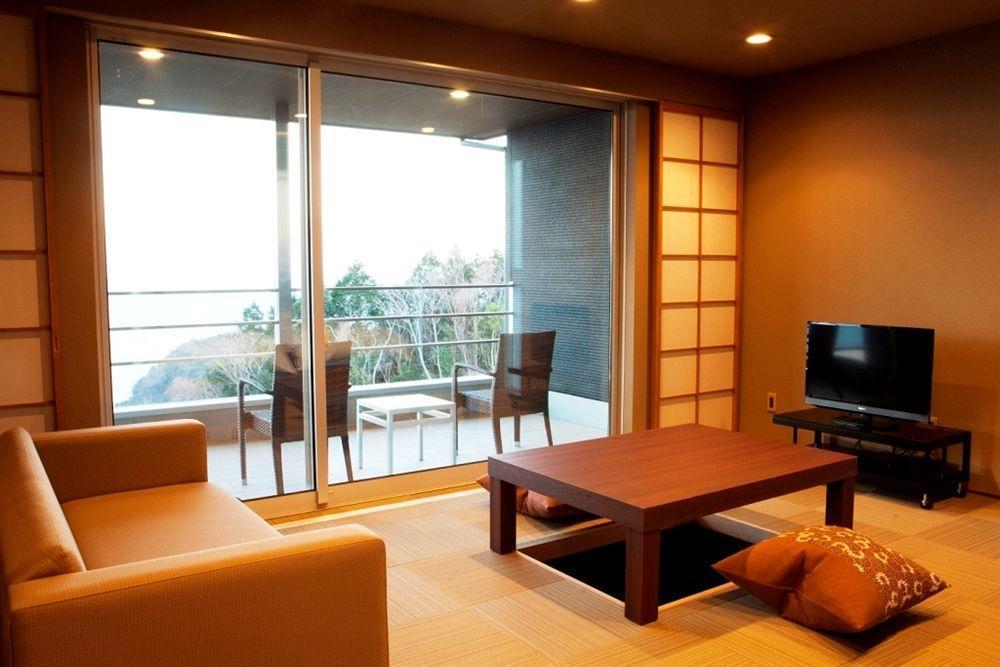 Hôtel Onyado Fugetsumuhen à Izu  Extérieur photo